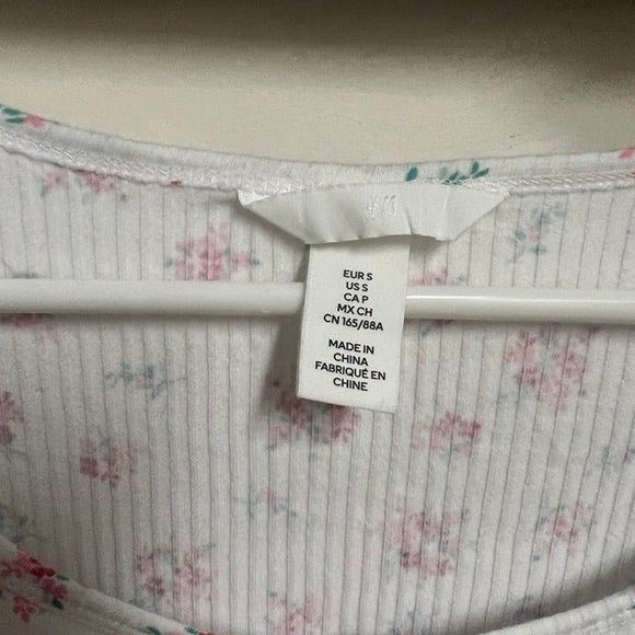 H&M Button Front Ribbed White Pink Rose Floral Top - Picture 3 of 4